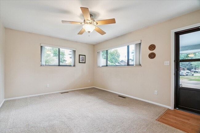 Photo - 1001 Strachan Dr