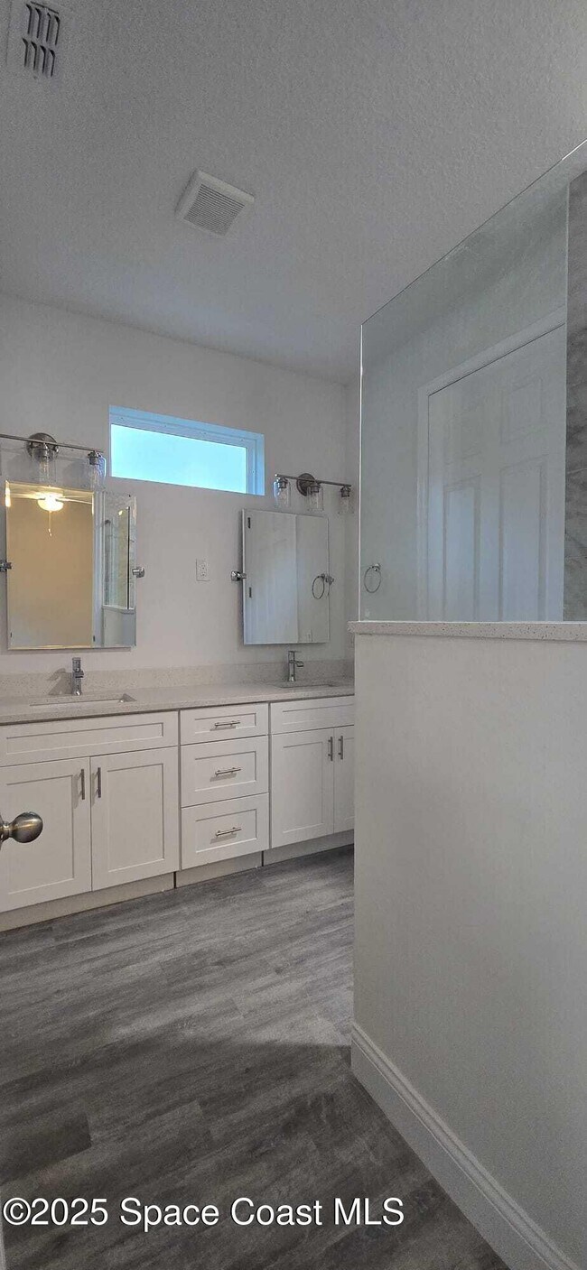 Photo - 1801 Warton Ave SE