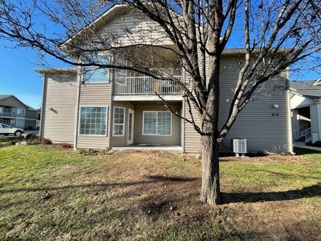 Photo - Centrally Located 2 Bedroom 2 Bathroom Unit 101