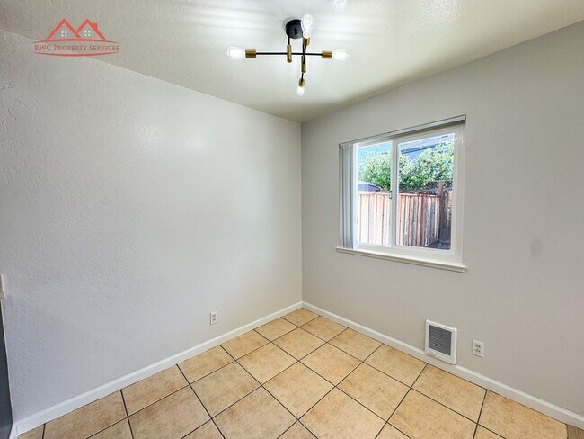 Photo - 1578 Albatross Dr Unit #3
