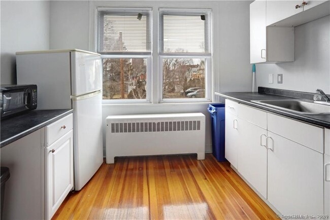 Building Photo - 768 State St Unit 4 Rental