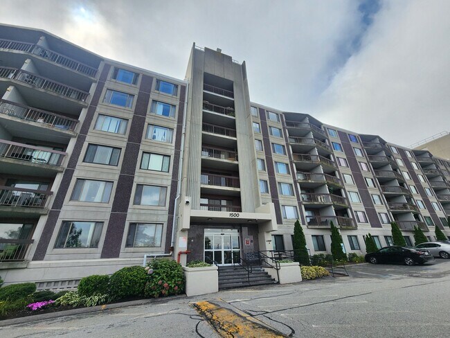 Photo - 1500 Worcester Rd Unit 411