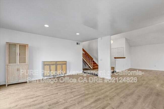 Photo - 9018 Outinda St