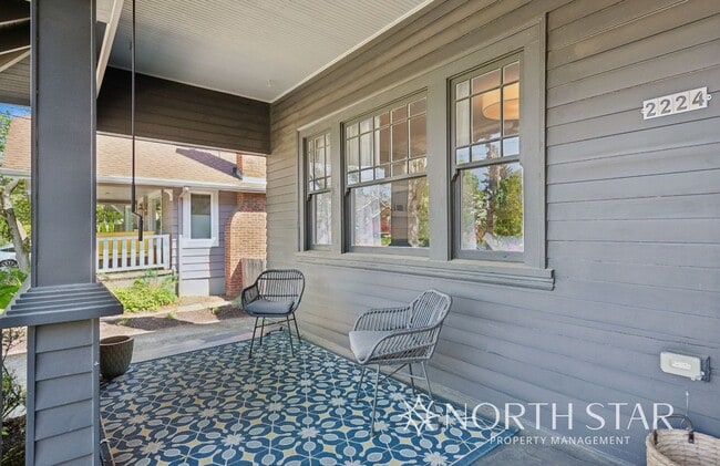 Photo - Beautifully Remodeled Classic Craftsman in Prime Portland Location
