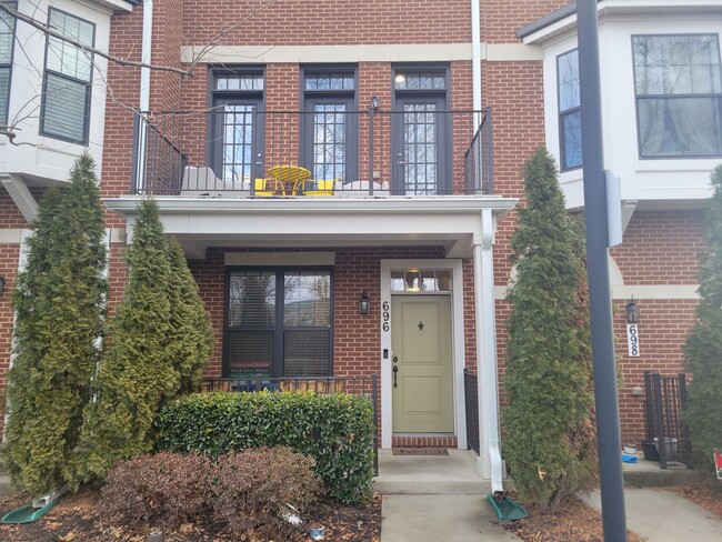 Stunning 3 BR/3.5 BA Townhome in Brookland! - Stunning 3 BR/3.5 BA Townhome in Brookland!