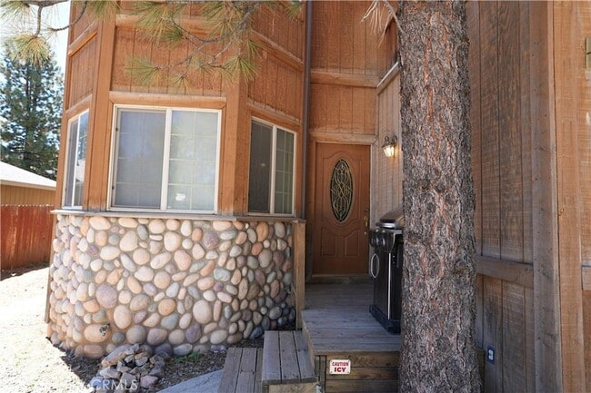 Photo - 2104 2nd Ln