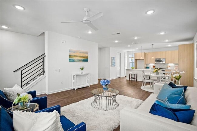 Building Photo - 2624 Metcalfe Rd Unit 8