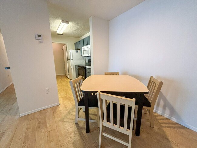 Photo - Windsor Park #515 - Pet Friendly!