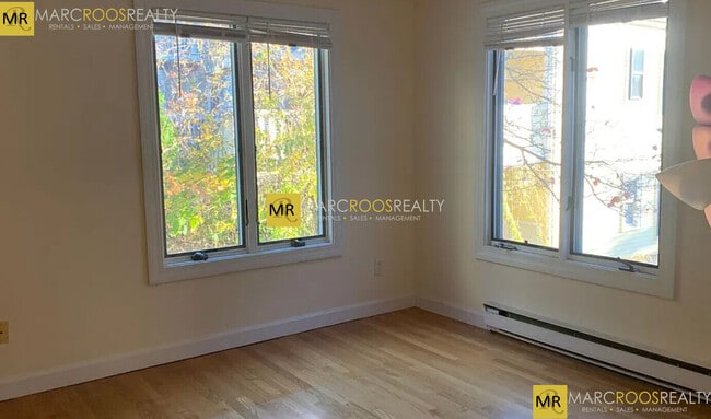 Photo - 114 Yorktown St