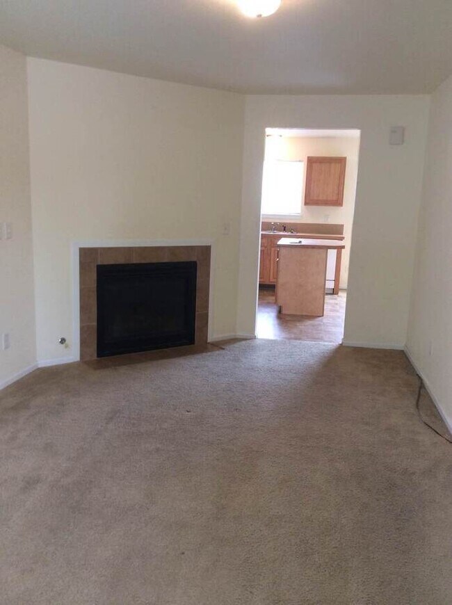 Photo - Spacious 3 Bedroom, 2.5 Bathroom Townhome located in the Eagle Heights Subdivision