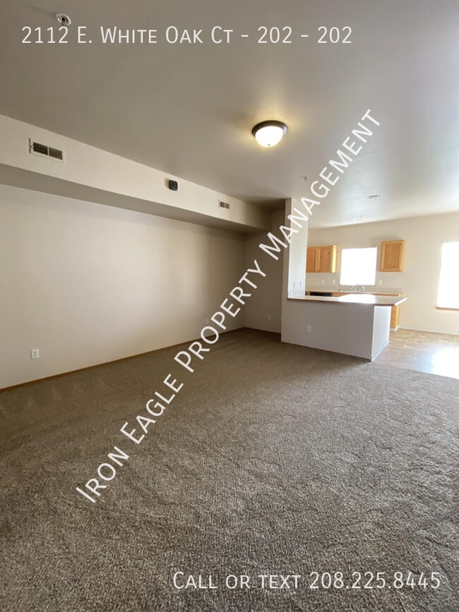 Photo - 2112 E White Oak Ct Unit 202