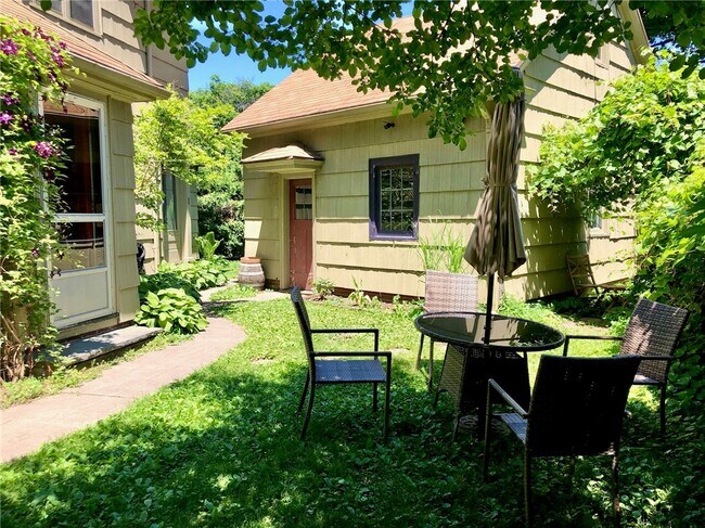 Photo - 352 Canterbury Rd