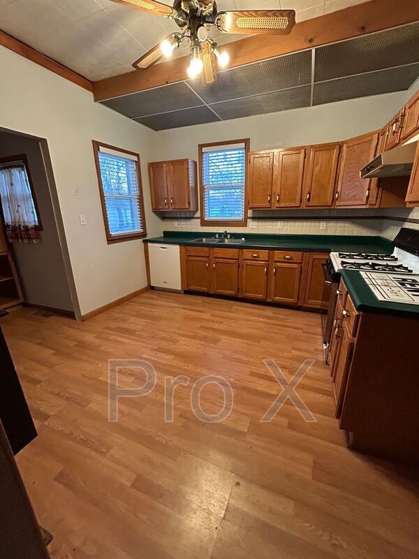 Photo - 510 W 2nd St