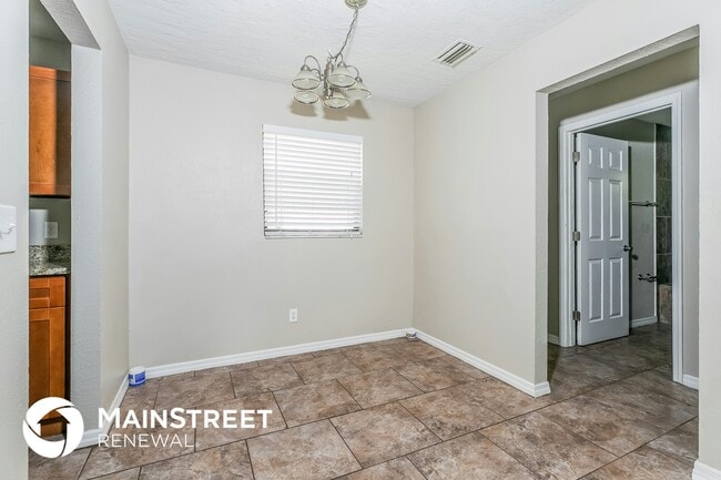 Photo - 856 Wakaw Ln SW