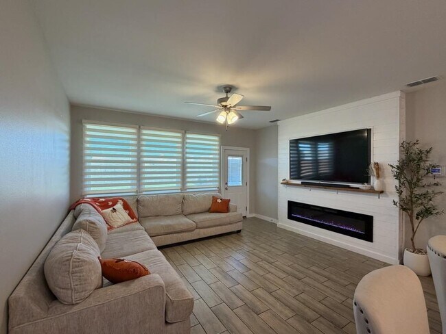 Photo - 1616 Sambar Lp