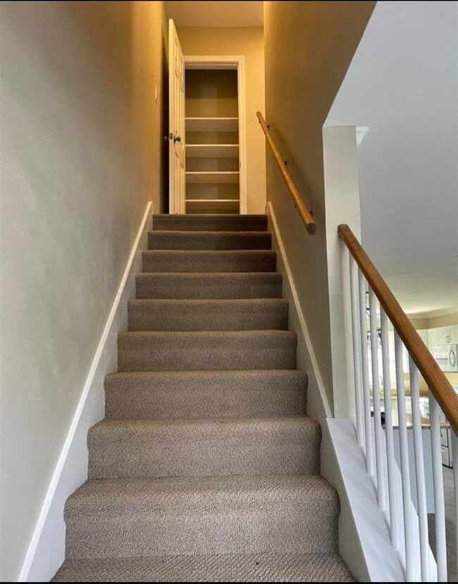 Photo - 2220 Oakwood Ln