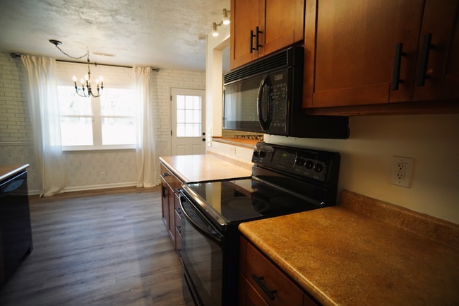 Photo - 120 Ridgemont Pl