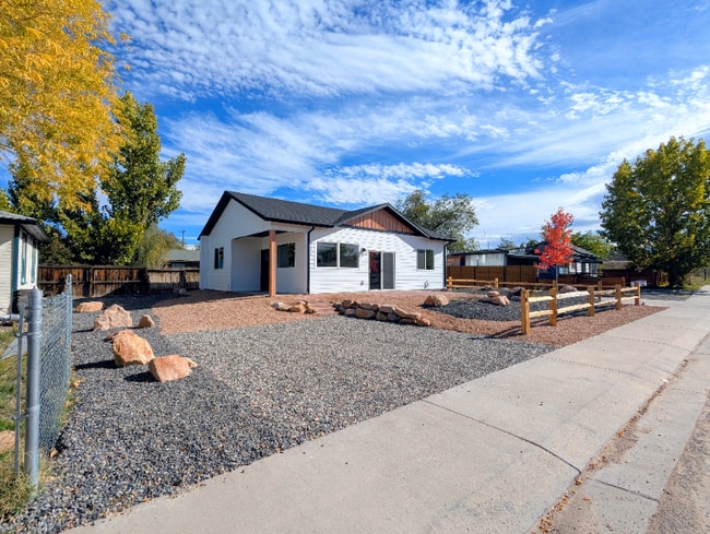 Photo - 317 W Ouray Ave