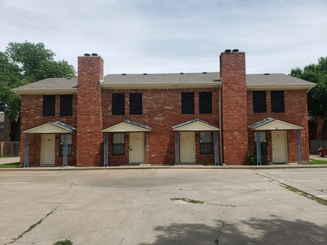 Building Photo - 640 S Rogers Rd