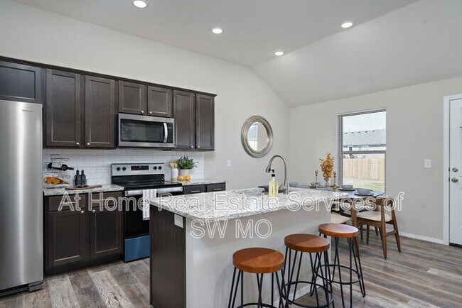 Photo - 3920 W Linwood St