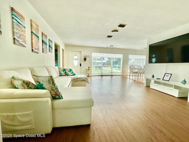 Photo - 133 NE 1st St