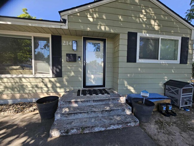 Building Photo - 214 S Yelm St Rental
