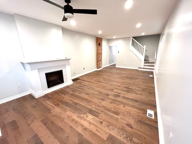 Photo - 211 Hawkes Ave