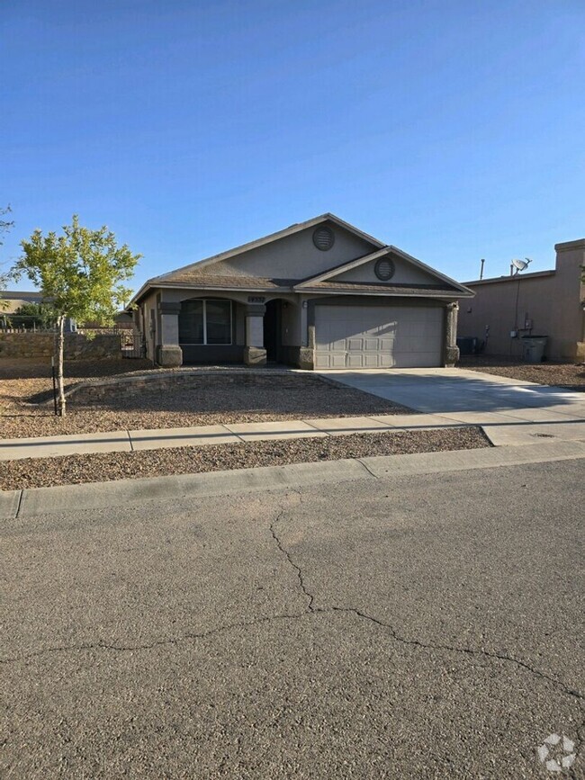 Building Photo - Newly remodeled Home in far East El Paso