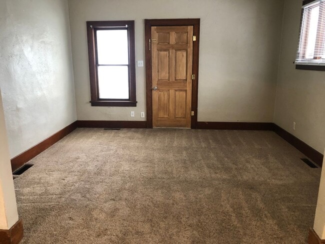 Photo - 546 Valley St Unit 1