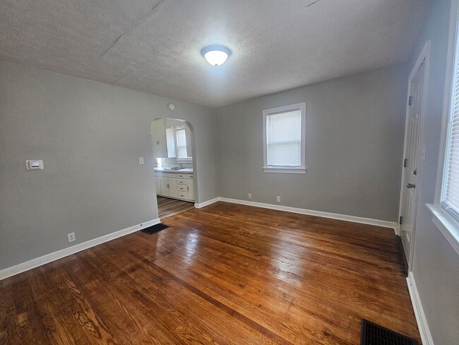 Photo - 2710 E 10th St Unidad 2712 East 10th St