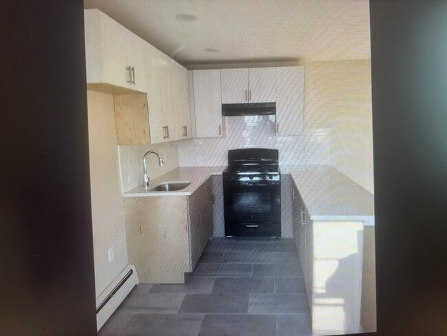 Photo - 122 Elmwood Ave Unit 4