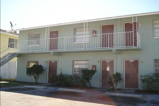 Palm Gardens - Palm Gardens