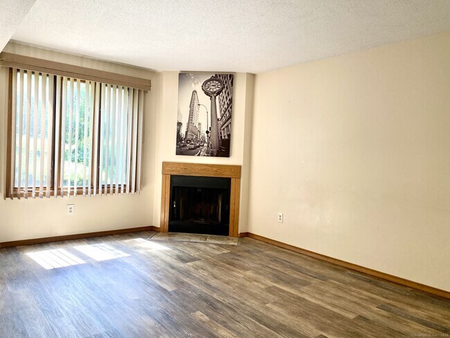 Photo - 101 Copper Beech Dr Unit 101