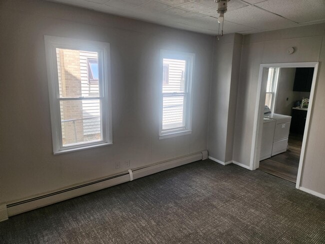 Photo - 115 W Railroad St