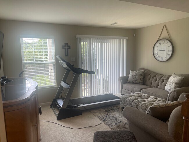 Photo - 121 Carillon Hill Ln