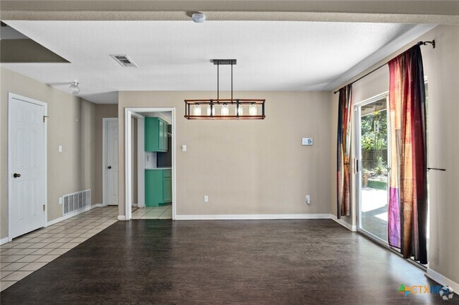 Building Photo - 120 Wind Ridge Dr Rental