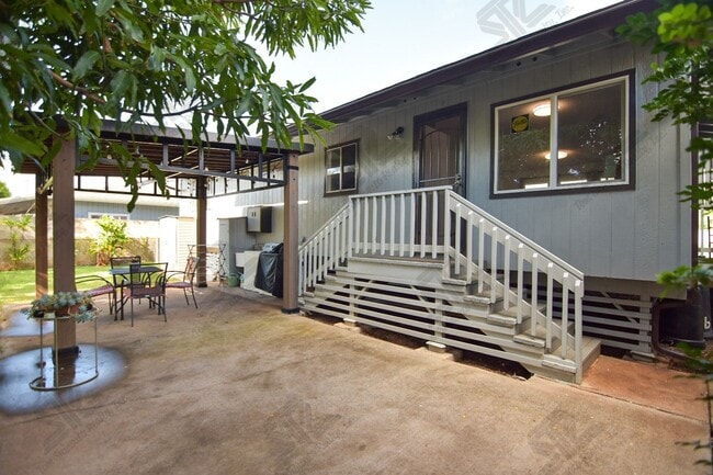 Photo - 3BR / 2Bath / 3Pkg - Home in Aiea!