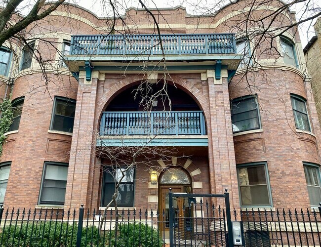 Building Photo - 909 W Gordon Terrace Unit 1