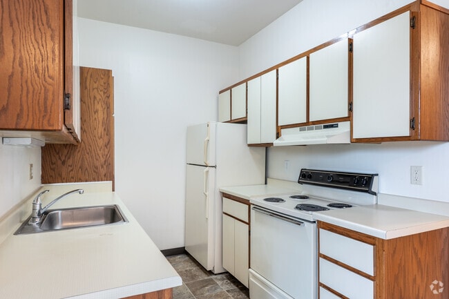 1BR, 1BA - 500SF - Kitchen