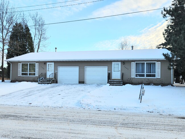 side-by-side duplex - 1502 Sahlman Ave Casa