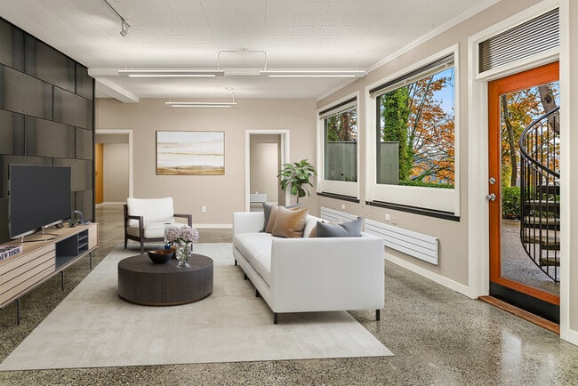 Building Photo - 2560 Dexter Ave N