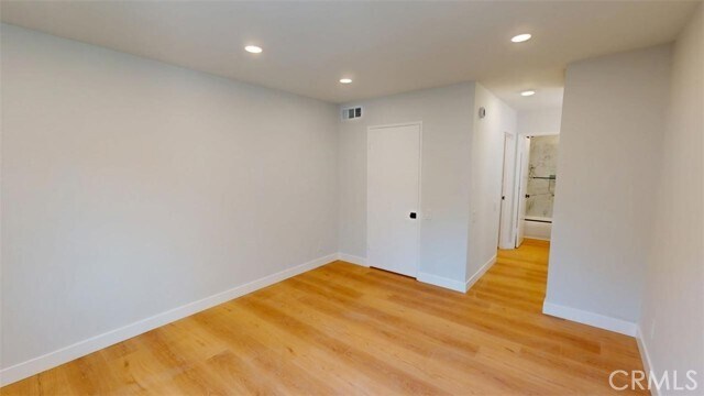 Photo - 5460 White Oak Ave Unit D102