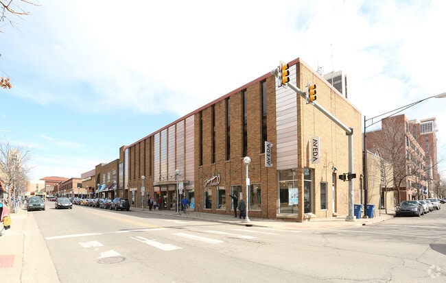 307 Thompson - 307 Thompson - Furnished Studios