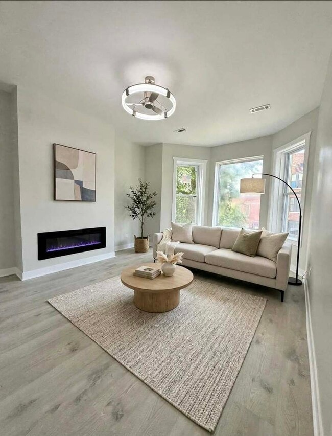 Photo - 6039 S Eberhart Ave