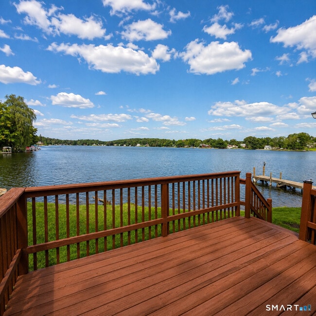 112 Mattabeseck Rd