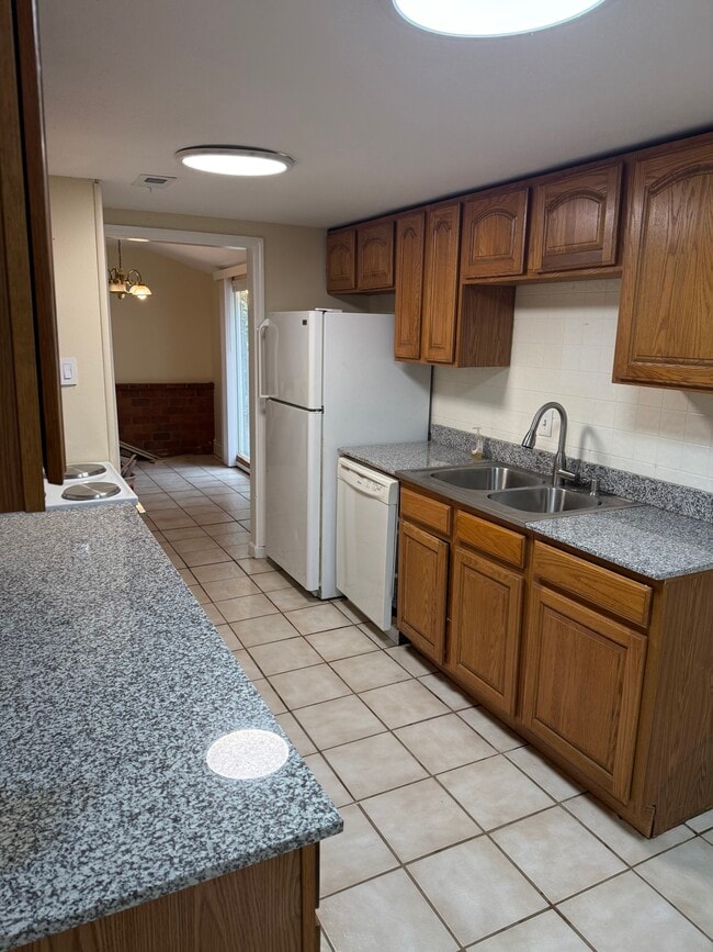 Photo - 116 Eureka Gdns