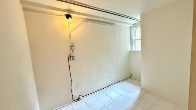 Photo - LT14MAIN Unit LT14871A