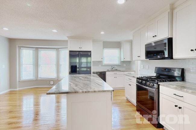 Photo - 10218 Haskins St