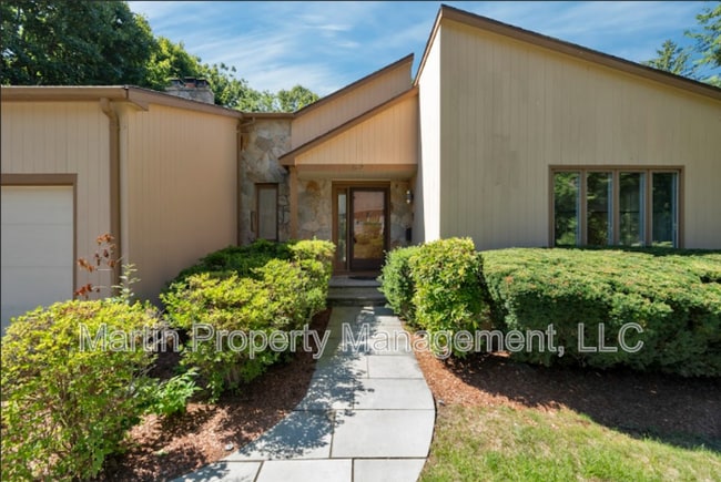 Building Photo - 52 Rayburn Rd