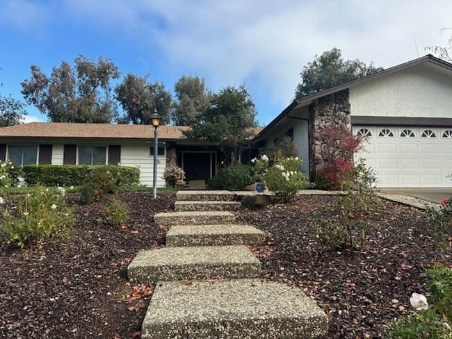 Beautiful Single Story Home in Almaden Cou... - Beautiful Single Story Home in Almaden Cou...